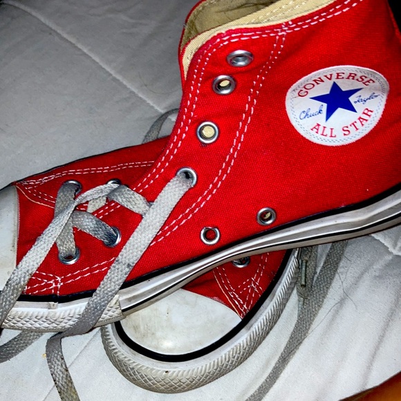 Color red - Picture 2 of 2